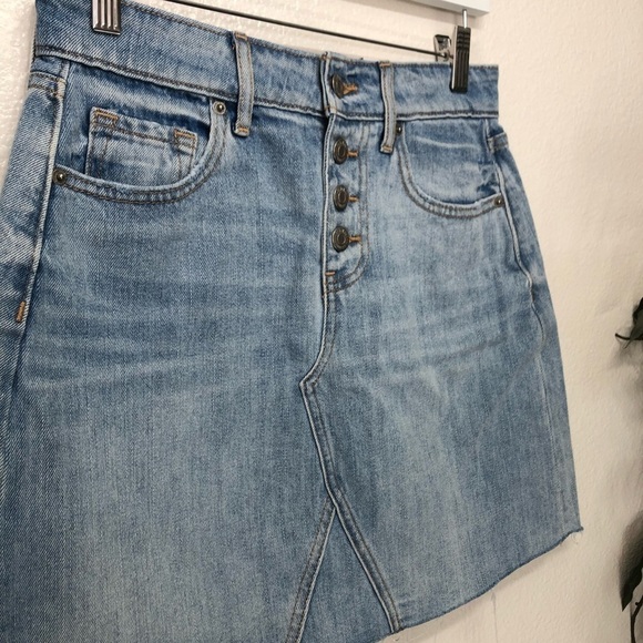 NWT Old Navy Light Wash Denim Skirt - Picture 2 of 6